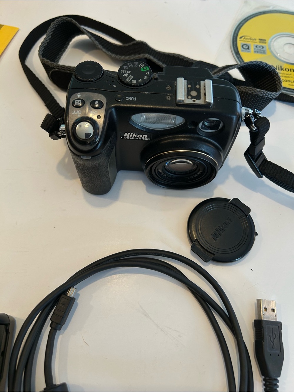 Nikon Coolpix 5400 - Untested - Read